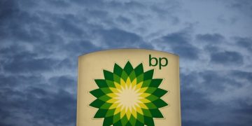 Shell says it has ‘no intention’ of making offer for BP
