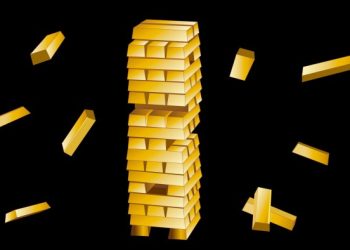 Gold glitters as mistrust spreads