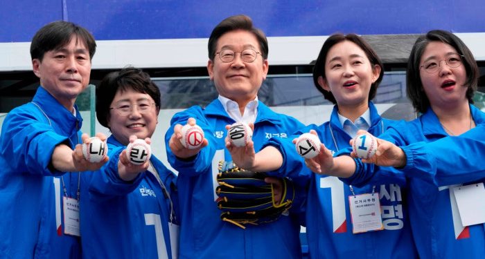 South Korea elects a president as EU rules on Bulgarian euro entry