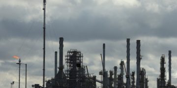 UK government demands probe into insolvency of Lindsey oil refinery
