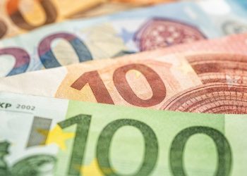 France pushes for joint debt to bolster international role of euro