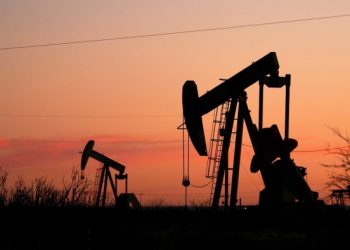 Fossil fuel spending to fall for first time since pandemic