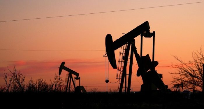 Fossil fuel spending to fall for first time since pandemic