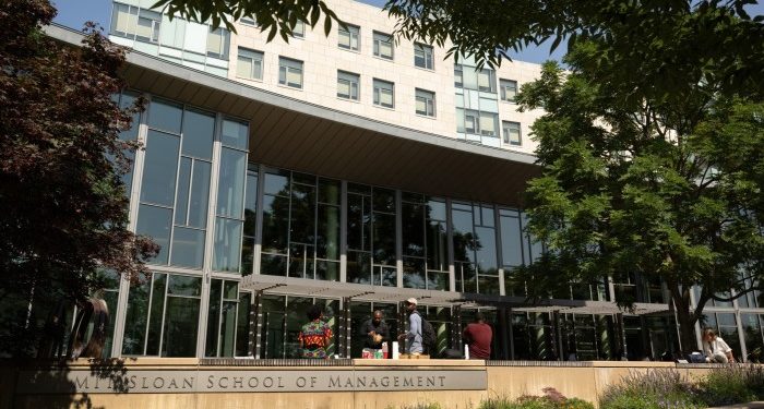 Private equity outpaces banks in scramble for graduate talent