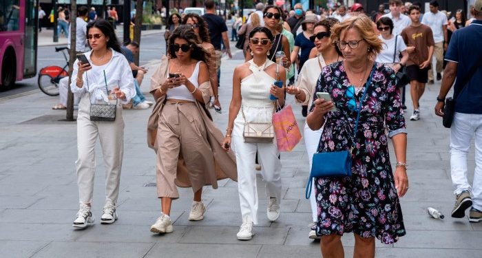 Nearly half of UK investors turn to social media for financial information