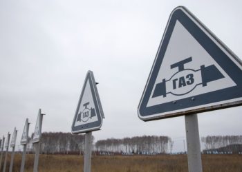 EU plans ban on new Russian gas contracts using trade law