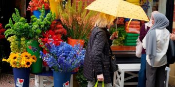 UK economy risks familiar pattern as strong start to the year begins to fizzle