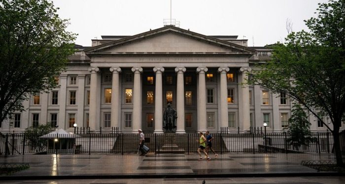 Foreign Treasury holdings remain near record high despite tariff turmoil