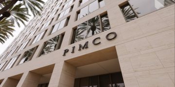 Pimco bets on long-term Japanese debt in ‘dislocated’ market