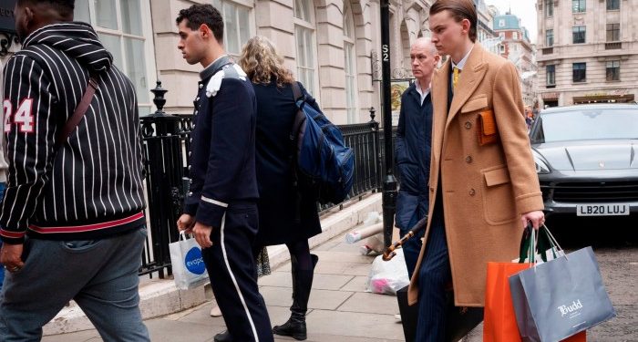Mobile millennial millionaires pose threat to wealth managers