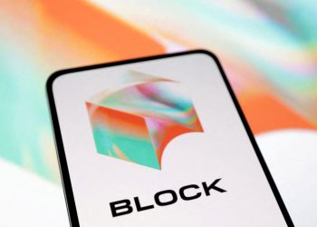 Stocks making the biggest moves midday: XYZ, SEDG, CLF, VZ