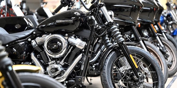 Stocks making the biggest moves midday: HOG, WING, SRPT