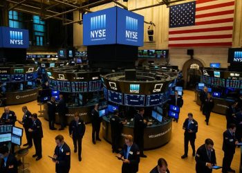 NASDAQ closes the day higher and closes at record levels each day this week