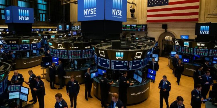 NASDAQ closes the day higher and closes at record levels each day this week