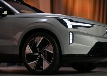 Volvo Cars to book $1.2bn charge on tariffs and launch delays