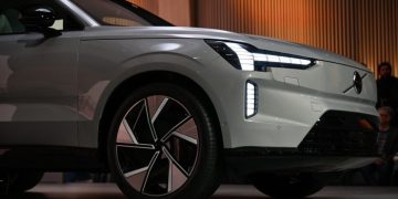 Volvo Cars to book $1.2bn charge on tariffs and launch delays