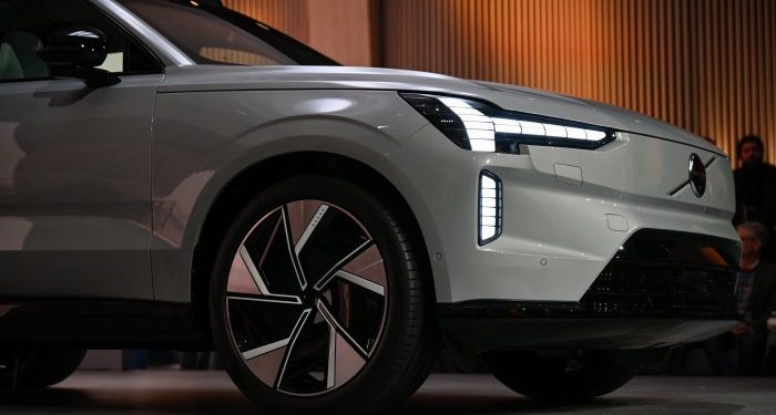 Volvo Cars to book $1.2bn charge on tariffs and launch delays