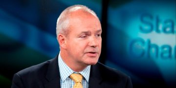Savers should be able to tap private assets through Isas, says IA chief