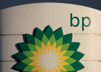 BP says lower oil prices will weigh on earnings