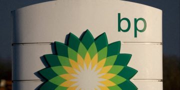 BP says lower oil prices will weigh on earnings