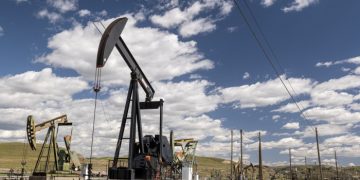 IEA forecasts slowest oil demand growth outside of pandemic since 2009