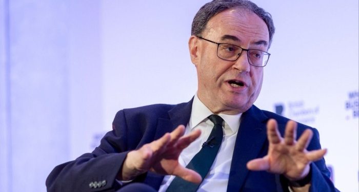 Top financial watchdog recommends limits on hedge fund leverage