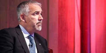 BP bolsters board with former Shell executive Simon Henry