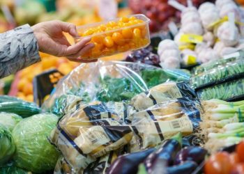 Dry weather pushes up UK food inflation as harvests suffer