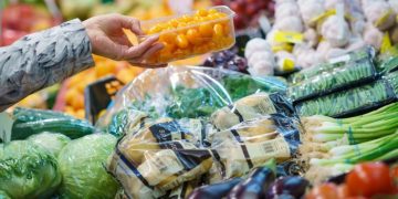 Dry weather pushes up UK food inflation as harvests suffer