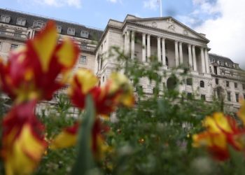 Most UK companies would withstand sharply higher tariffs, Bank of England says