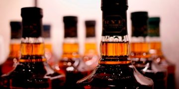 EU eyes retaliatory tariffs against US aircraft, cars and bourbon