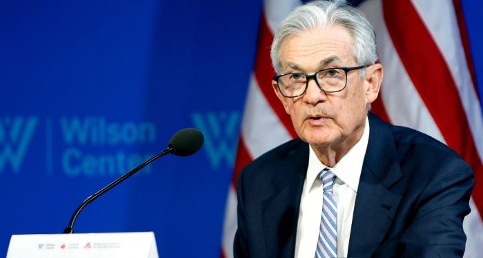 Dollar falls after Trump asks lawmakers if he should fire Jay Powell