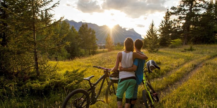 The ‘ideal’ age to start saving for retirement: survey