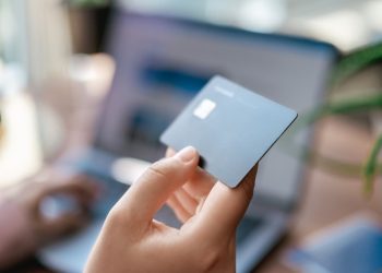 How to know if a travel credit card with an annual fee is worth it