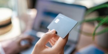 How to know if a travel credit card with an annual fee is worth it