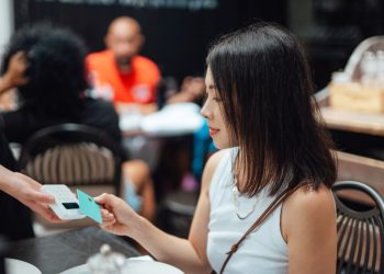 Credit card debt reaches $1.21 trillion in the second quarter