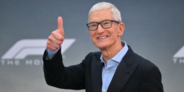 Stocks making the biggest moves midday: AAPL, VSAT, MCD, GO