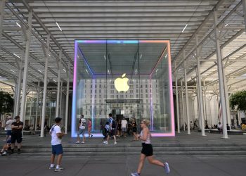 Stocks making the biggest moves after hours: AAPL, RDDT, AMZN, FSLR