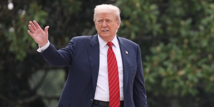 Trump order will allow alternative assets like cryptocurrencies, private equity in 401(k)s