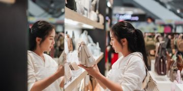 Why wealthy shoppers generate more retail refunds