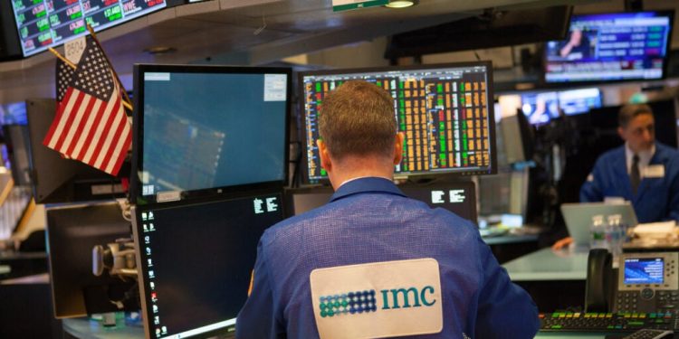 Legendary Investor Stanley Druckenmiller Made Huge AI And Chipmaker Bets In Q2 — Here’s What He Knows That You Don’t – Broadcom (NASDAQ:AVGO), Amazon.com (NASDAQ:AMZN)