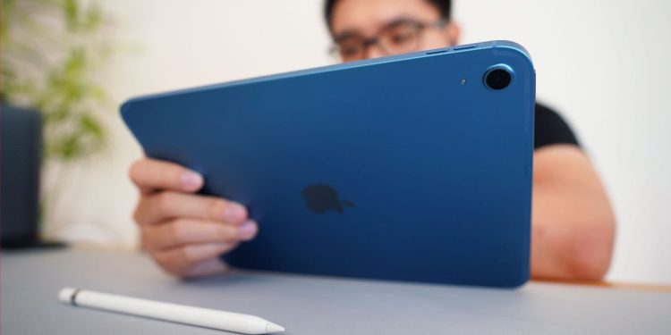 How you’re charging your tablet is quietly killing it – 3 mistakes to avoid (and the right way)