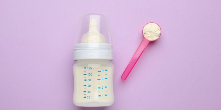 How To Get Free Baby Formula (11 Real Ways That Work)