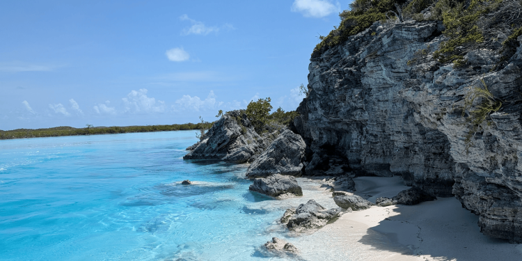 11 Travel Jobs That Come With Free Housing