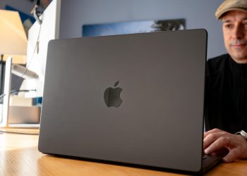 Windows 10 users looking for a new OS? Apple’s $599 MacBook can’t come at a better time