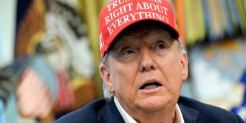 US government takes 10 percent stake in Intel in exchange for money it was already on the hook for