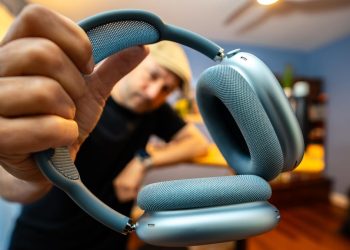 AirPods Max in 2025? Same drawbacks, now ready for pros, and one killer feature