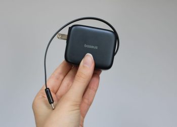 This 3-in-1 charger has a retractable superpower that’s a must for travel