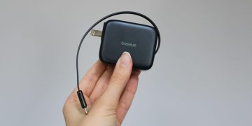 This 3-in-1 charger has a retractable superpower that’s a must for travel