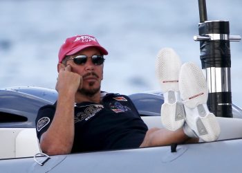 Stocks making the biggest moves midday: ORCL, CHWY, AVGO, GME